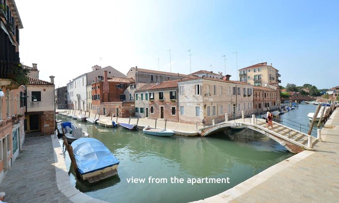 Dorsoduro Apartment | 70 m² Apartment ∙ 2 bedrooms ∙ 3 guests
