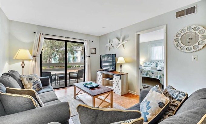 Folly Field Condo | 70 m² Condo ∙ 2 bedrooms ∙ 6 guests