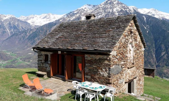 Acquarossa House | 70 m² House ∙ 2 bedrooms ∙ 6 guests