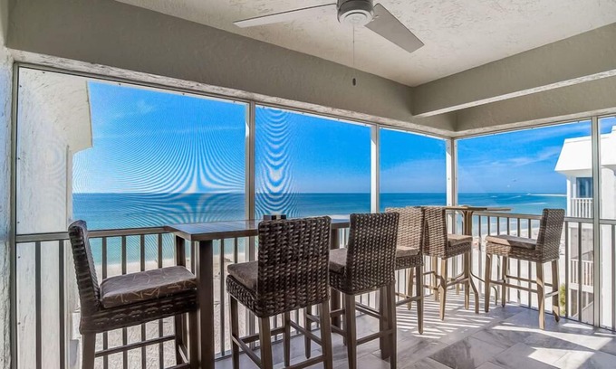 Siesta Key Condo | 704S Crescent Arms- Full Gulf Front & Beautifully Remodeled- 1 Week MIN