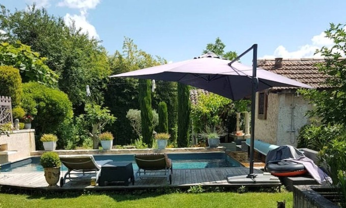 La Tour-d'Aigues House | 70m2 gîte with heated swimming pool