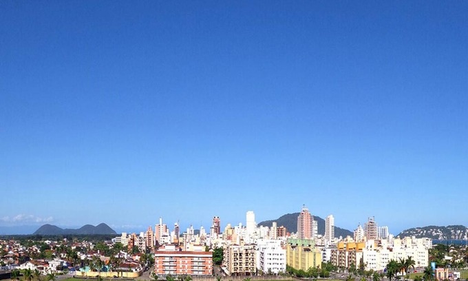 Jardim Ana Maria Apartment | 72m² Guarujá Enseada up to 6 people
