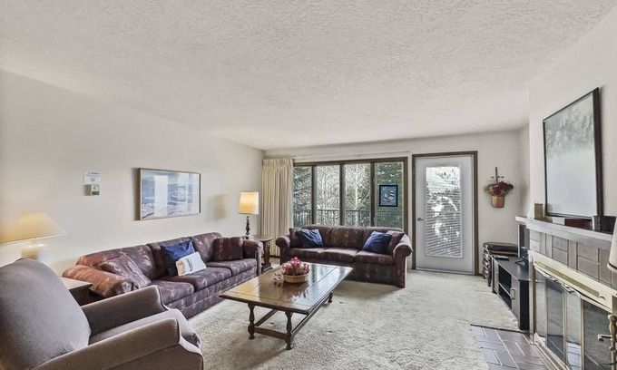 Dillon Condo | 73 m² Condo ∙ 2 bedrooms ∙ 4 guests