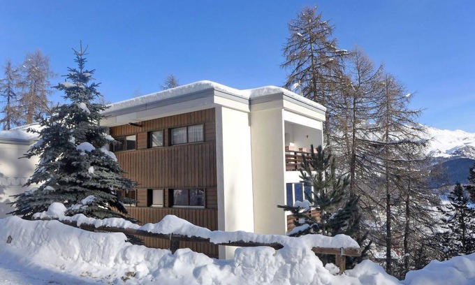 St. Moritz Apartment | 75 m² Apartment ∙ 2 bedrooms ∙ 4 guests