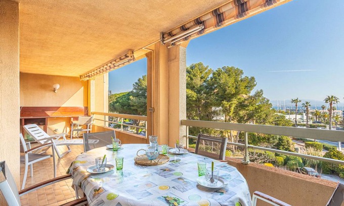 Toulon - Hyeres Apartment | 75 m² Apartment ∙ 2 bedrooms ∙ 6 guests