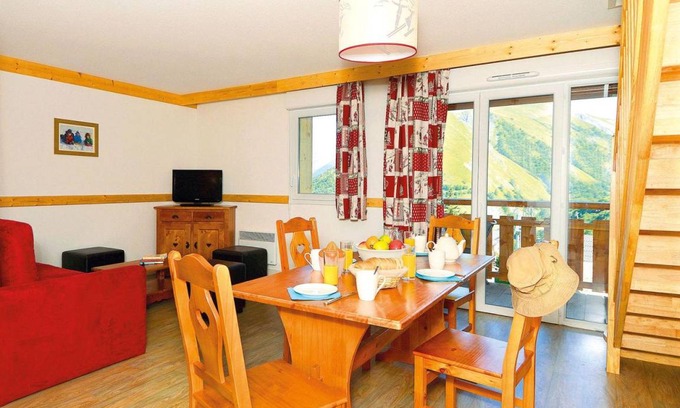 Saint-Sorlin-d'Arves Apartment | 79 m² Apartment ∙ 3 bedrooms ∙ 10 guests