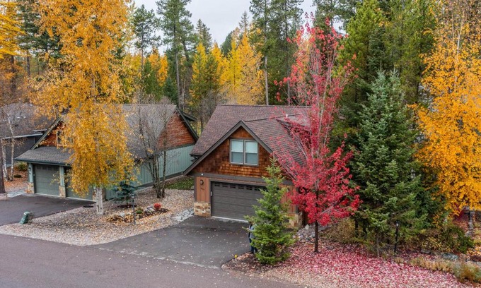 Columbia Falls House | 7th Fairway Getaway