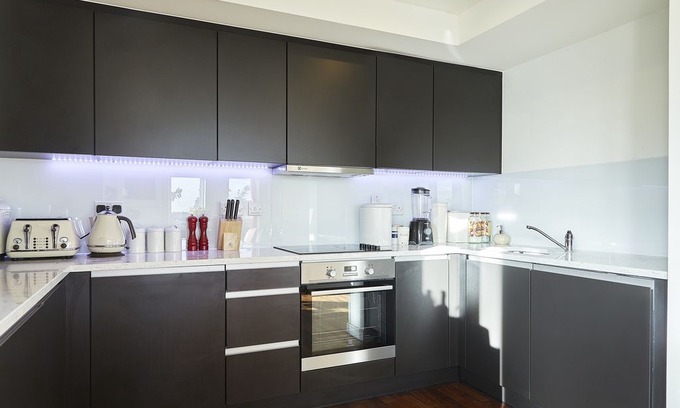 Wandsworth Apartment | 7th floor apartment with terrace, mins from riverside and the station (Veeve)