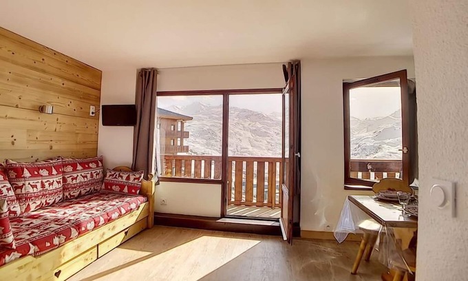 Reberty Apartment | 7th floor, balcony, tv, ski locker, 37m², Les Menuires