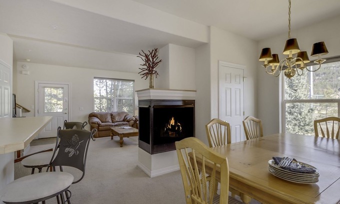 Breckenridge House | 7th Nt Free! Sunny End Unit. Fireplace, Patio, BBQ. Close to Shuttle/Gondola