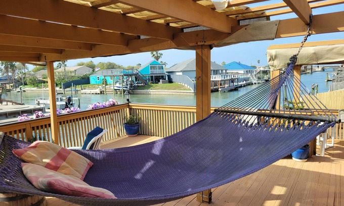 Corpus Christi Condo | 8/4 Island Waterfront 2 Kit Private Pool 2 Hot Tub