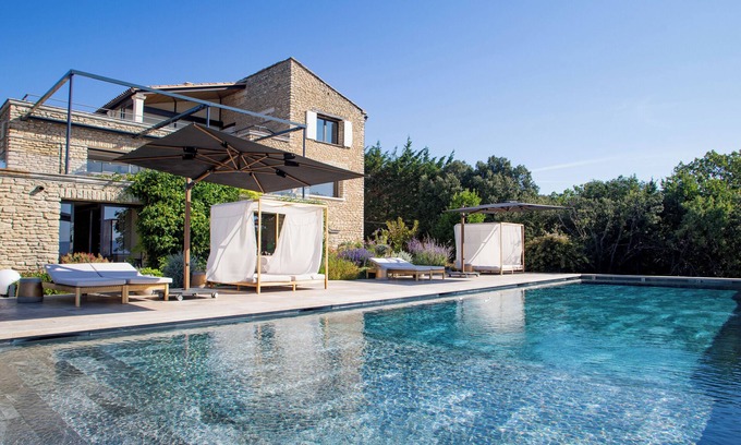 Gordes Villa | 8-bedroom luxury villa with pool