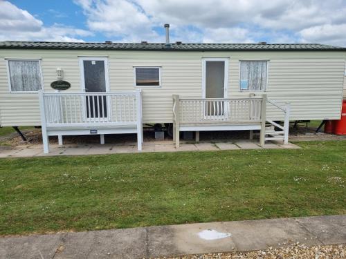 Chapel Saint Leonards Other | 8 Berth 3 bedroom caravan MV122 pet friendly