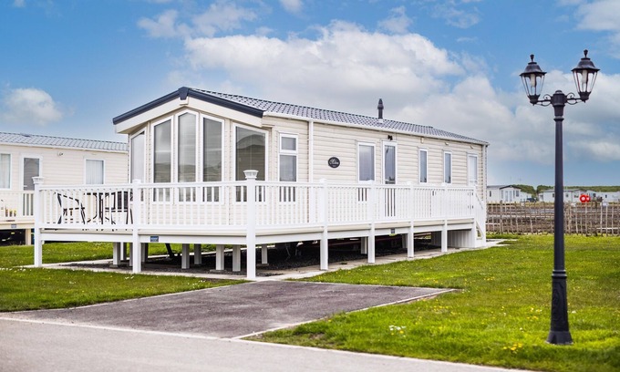 Chapel Saint Leonards House | 8 Berth Large Caravan Private Bathroom