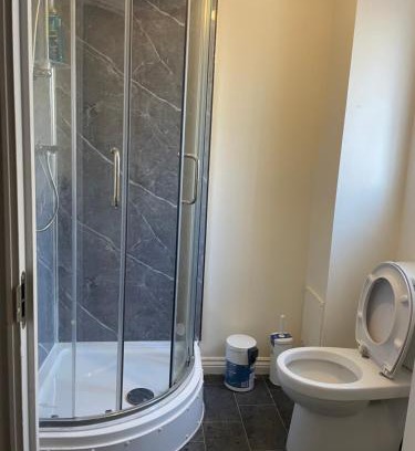 West Bromwich Apartment | 8 braybrook crescent