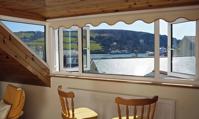 Salcombe Cottage | 8 CHURCH STREET, pet friendly, country holiday cottage in Salcombe