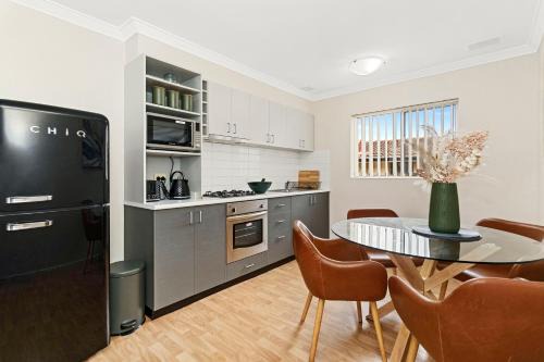 Daglish Apartment | 8 Cute Cunningham Close To Subiaco - Sleeps 4
