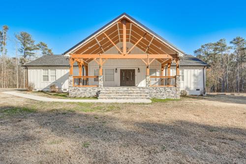 New Hill House | 8 Mi to Jordan Lake Spacious New Hill Home