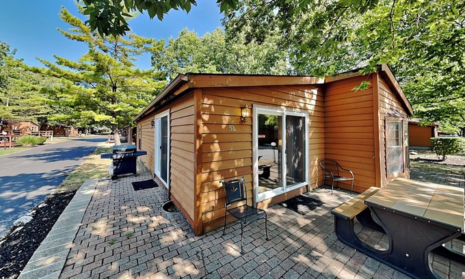 Put-in-Bay House | 8-person Corner House - 3 BR & 2 BA - Put-in-Bay Island Club Home - IC51