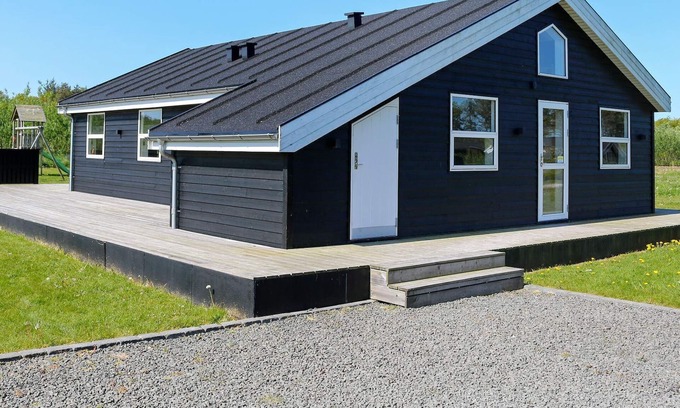 Haslevgarde House | 8 person holiday home in Hadsund
