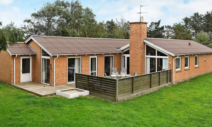 Lonstrup House | 8 person holiday home in Hjørring-By Traum