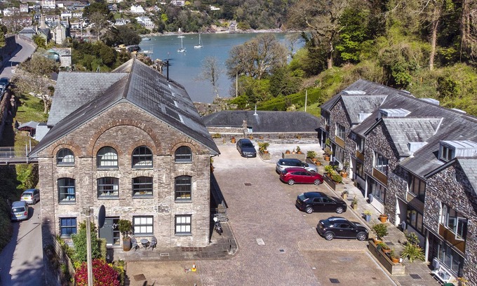 Dartmouth Cottage | 8 THE POTTERY, pet friendly in Dartmouth