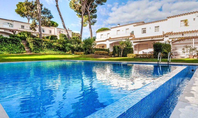 Pals Other | 80 m² Accommodation ∙ 2 bedrooms ∙ 4 guests
