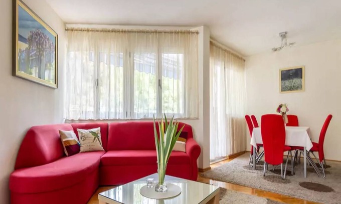 Split Apartment | 80 m² Apartment ∙ 3 bedrooms ∙ 5 guests
