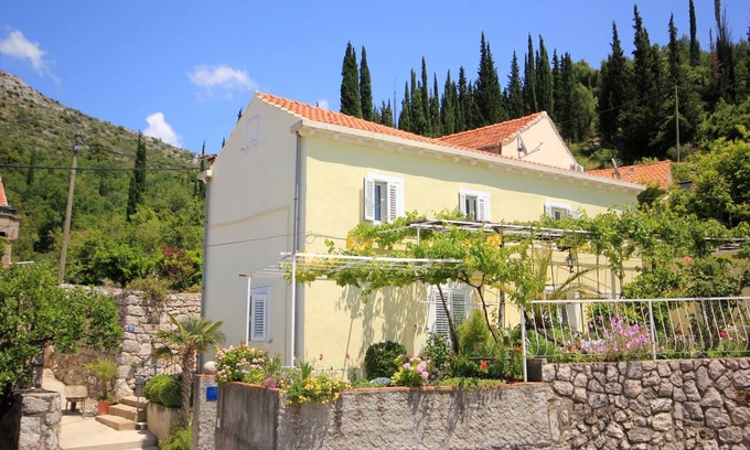 Trsteno Apartment | 81 m² Apartment ∙ 3 bedrooms ∙ 6 guests