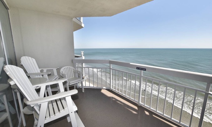 Garden City Condo | 81 m² Condo ∙ 1 bedroom ∙ 4 guests
