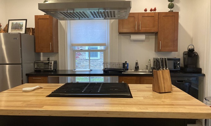 Winooski Apartment | 81A East Allen 2 bdrm Apartment steps to Downtown