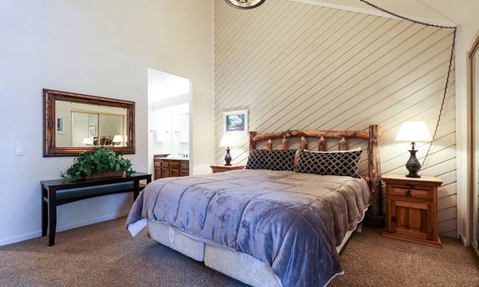 Mammoth Lakes Condo | 82 m² Condo ∙ 1 bedroom ∙ 4 guests