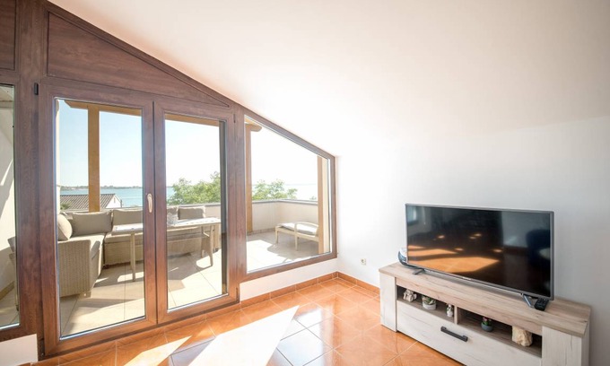 Vrsi Apartment | 83 m² Apartment ∙ 2 bedrooms ∙ 5 guests