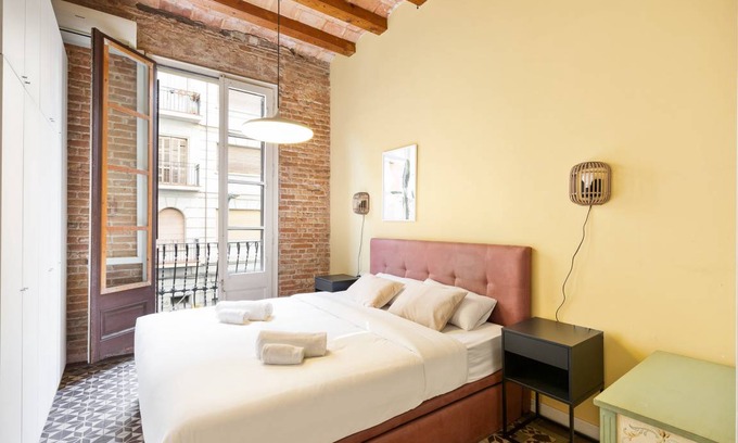 Hostafrancs Apartment | 85 m² Apartment ∙ 2 bedrooms ∙ 5 guests