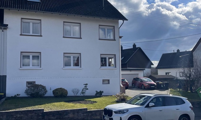 Riegelsberg Apartment | 85 sqm with garden and private garage for 6 people – Apartment “Rosie”