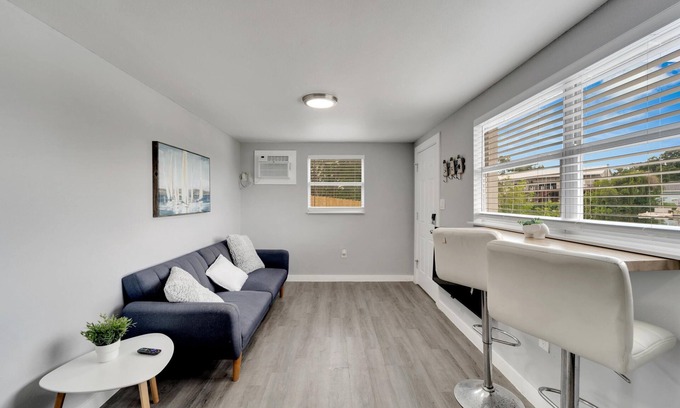 Tampa Apartment | 8818 Rocky Creek Drive, Unit B