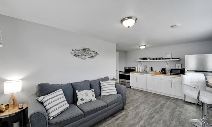 Tampa Apartment | 8818 Rocky Creek Drive Unit A