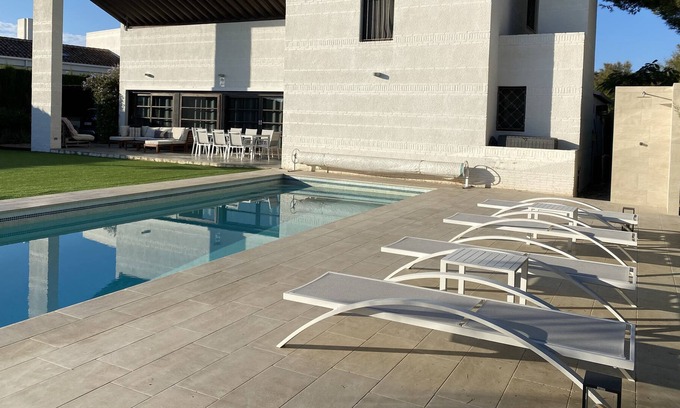Jeronimo y Avileses y Balsicas de Arriba Villa | 8p-spacious villa with heated pool (9m x 5m) on enclosed property