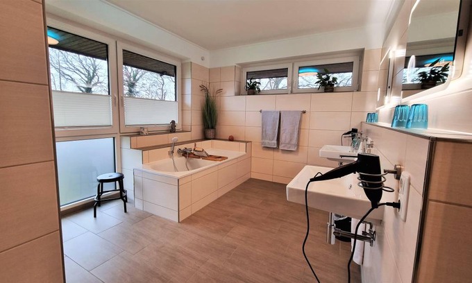 Seevetal Apartment | 90 m² Apartment ∙ 4 guests