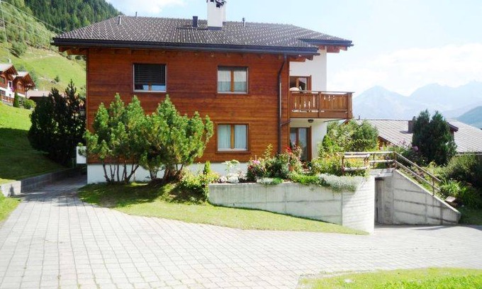 Sedrun Apartment | 90 m² Apartment ∙ 2 bedrooms ∙ 6 guests
