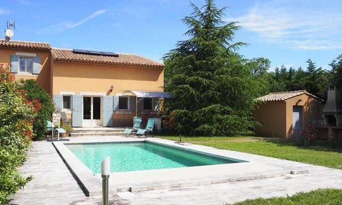 Lacoste House | 90 m² House ∙ 3 bedrooms ∙ 7 guests
