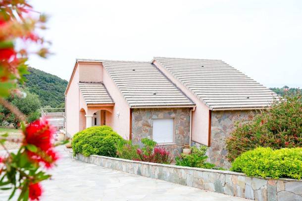 Farinole Villa | 90 m² Villa ∙ 2 bedrooms ∙ 4 guests