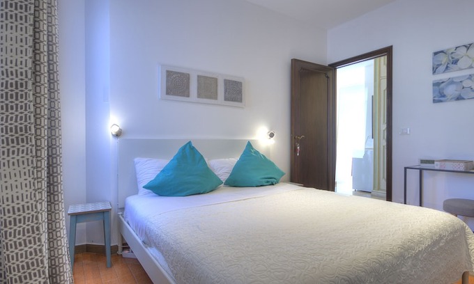 Mestre Apartment | 900MUSEUMnext # 1 - private double bed / bathroom, wifi, aircond