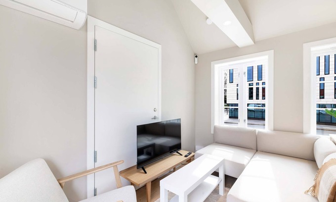 Kristiansand House | 92m to Kvadraturen I Renovated 2025 l Balcony