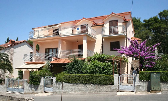 Vrboska Apartment | 94 m² Apartment ∙ 3 bedrooms ∙ 6 guests