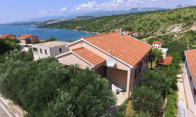 Krusevo Other | 95 m² Accommodation ∙ 3 bedrooms ∙ 8 guests