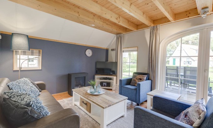 Municipality of Hellendoorn House | 95 m² Bungalow ∙ 2 bedrooms ∙ 4 guests
