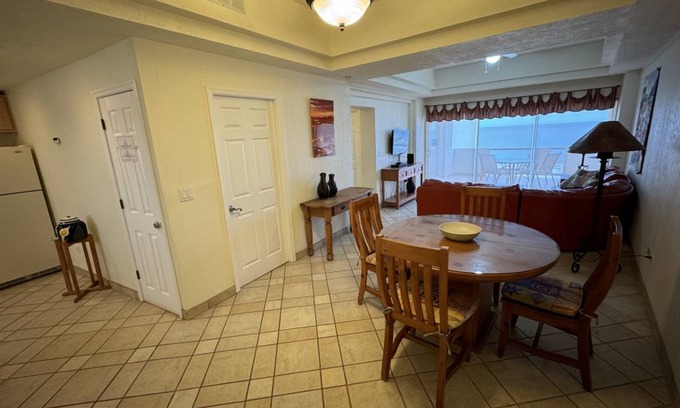 Sandy Beach Condo | 97 m² Condo ∙ 2 bedrooms ∙ 4 guests