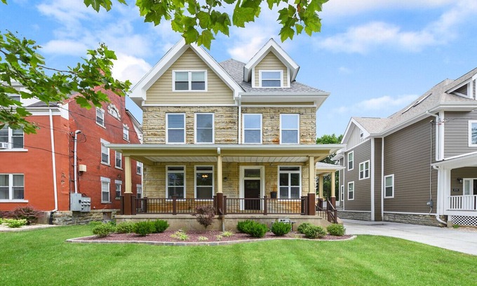 Point Breeze North Apartment | 9Bedrooms+Free Parking+BBQ+Netflix Near Bakery Sq.