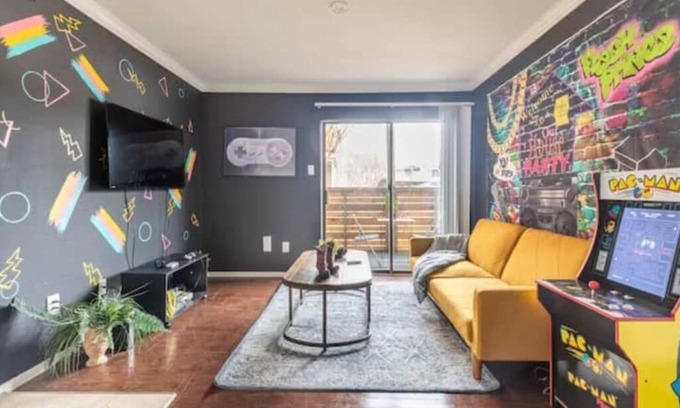 Astrodome Apartment | 9O'S In Houston 8min To NRG Walk To Medical Center
